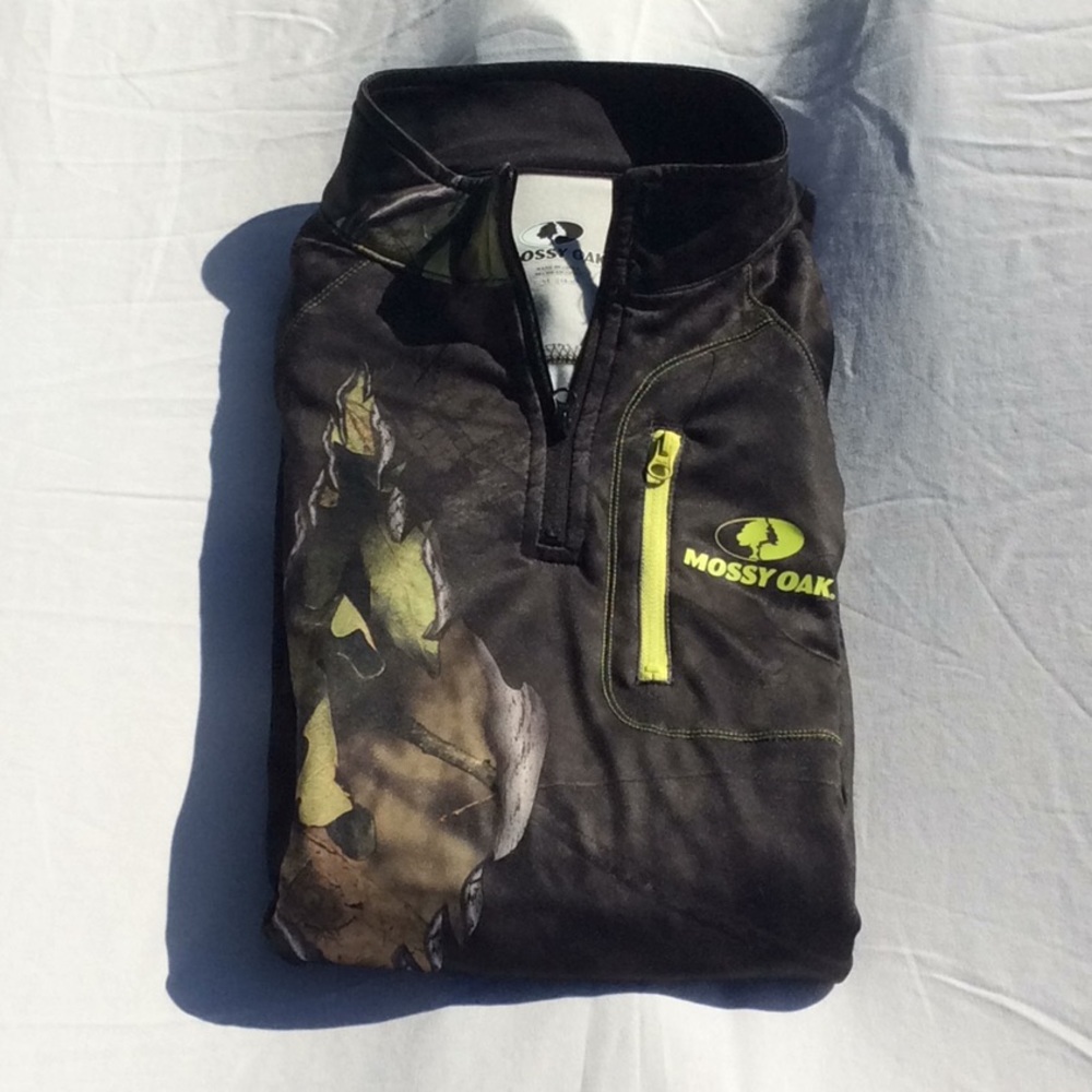 Boys size XL mossy oak camouflage pull over.